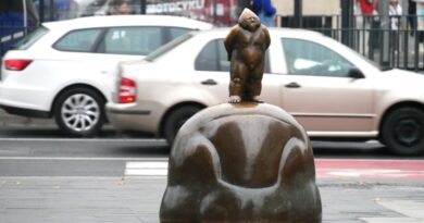 Wrocław - Papa Krasnal viacracovia.pl